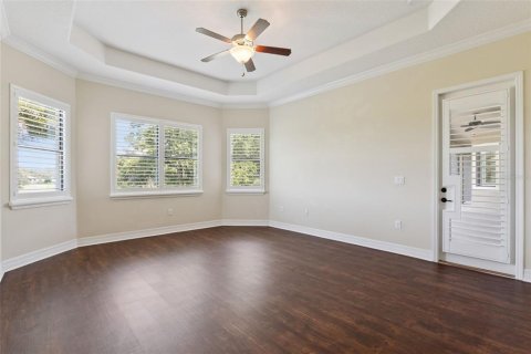 House in Sorrento, Florida 4 bedrooms, 298.77 sq.m. № 2395938 - photo 23