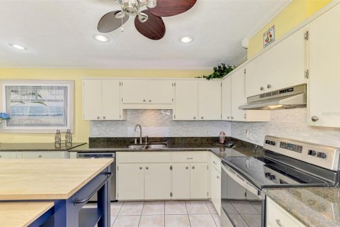 Villa ou maison à vendre à Venice, Floride: 2 chambres, 161.84 m2 № 2413666 - photo 23