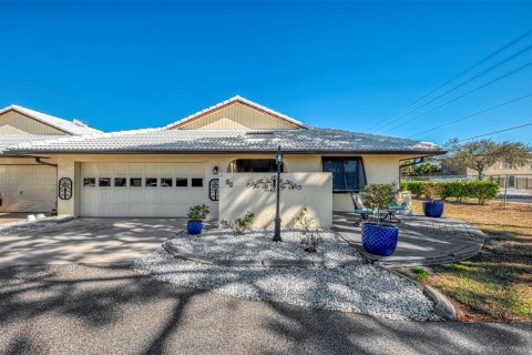 Villa ou maison à vendre à Venice, Floride: 2 chambres, 161.84 m2 № 2413666 - photo 2