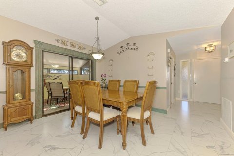 Villa ou maison à vendre à Venice, Floride: 2 chambres, 161.84 m2 № 2413666 - photo 11