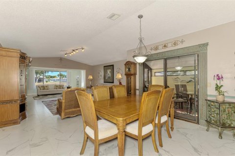 Villa ou maison à vendre à Venice, Floride: 2 chambres, 161.84 m2 № 2413666 - photo 12