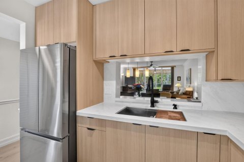Condo in Delray Beach, Florida, 2 bedrooms № 2171909 - photo 5
