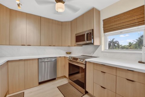 Condo in Delray Beach, Florida, 2 bedrooms № 2171909 - photo 9