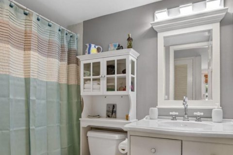 Condo in Delray Beach, Florida, 2 bedrooms № 2171909 - photo 26
