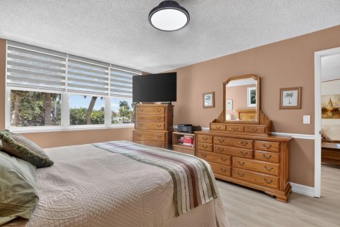 Condo in Delray Beach, Florida, 2 bedrooms № 2171909 - photo 19