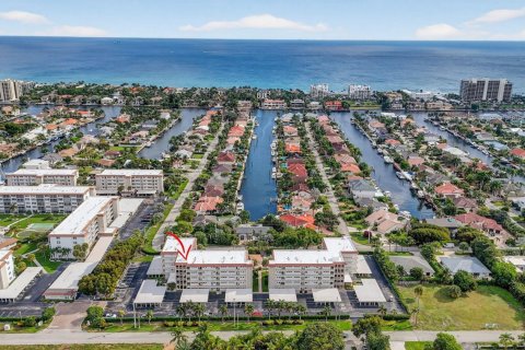 Condo in Delray Beach, Florida, 2 bedrooms № 2171909 - photo 2