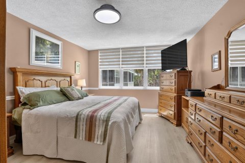 Condo in Delray Beach, Florida, 2 bedrooms № 2171909 - photo 18