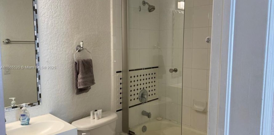 Condominio en Miami Beach, Florida, 1 dormitorio № 1894230