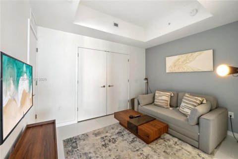 Condo in Miami, Florida, 1 bedroom  № 2044914 - photo 13