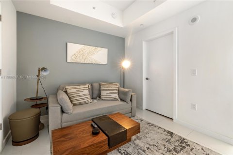 Condo in Miami, Florida, 1 bedroom  № 2044914 - photo 14