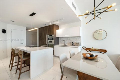 Condo in Miami, Florida, 1 bedroom  № 2044914 - photo 4