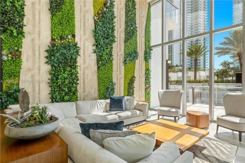 Condo in Miami, Florida, 1 bedroom  № 2044914 - photo 22