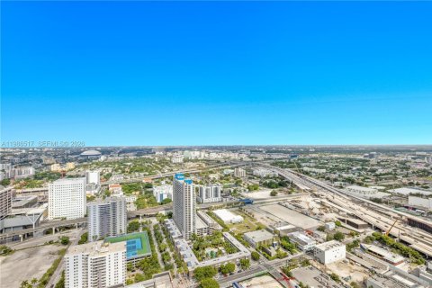 Condo in Miami, Florida, 1 bedroom  № 2044914 - photo 18