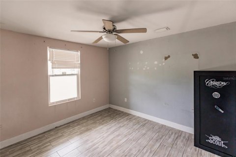 House in North Fort Myers, Florida 3 bedrooms, 123.19 sq.m. № 1576572 - photo 15