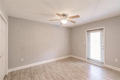 House in North Fort Myers, Florida 3 bedrooms, 123.19 sq.m. № 1576572 - photo 11
