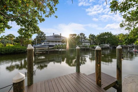House in Sarasota, Florida 6 bedrooms, 483.18 sq.m. № 1300420 - photo 6