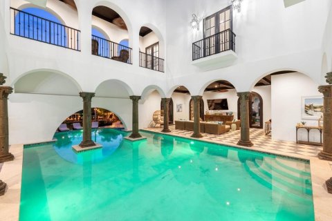 House in Sarasota, Florida 6 bedrooms, 483.18 sq.m. № 1300420 - photo 11