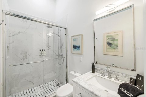 House in Sarasota, Florida 6 bedrooms, 483.18 sq.m. № 1300420 - photo 26