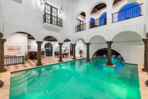 House in Sarasota, Florida 6 bedrooms, 483.18 sq.m. № 1300420 - photo 4
