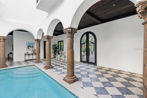 House in Sarasota, Florida 6 bedrooms, 483.18 sq.m. № 1300420 - photo 12