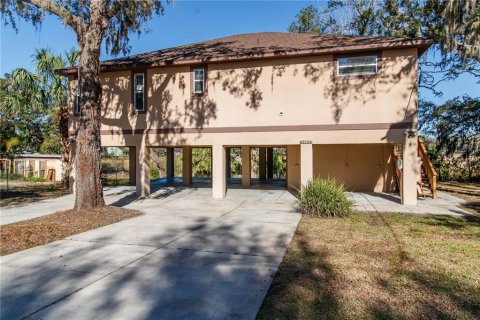 House in Hudson, Florida 3 bedrooms, 134.24 sq.m. № 1536643 - photo 1