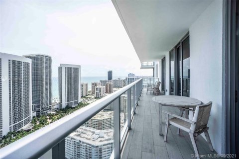 Condo in Hollywood, Florida, 2 bedrooms № 1959602 - photo 5
