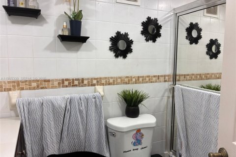 Condo in Hialeah, Florida, 3 bedrooms № 2026948 - photo 14