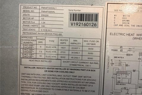 Condo in Hialeah, Florida, 3 bedrooms № 2026948 - photo 20