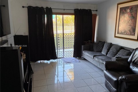 Condo in Hialeah, Florida, 3 bedrooms № 2026948 - photo 8