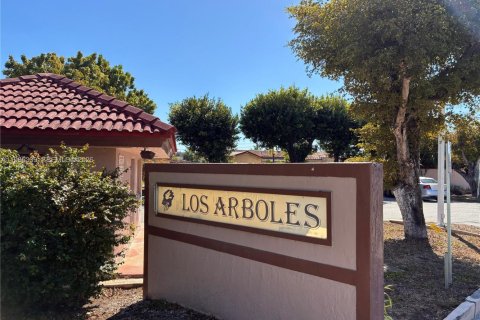 Condo in Hialeah, Florida, 3 bedrooms № 2026948 - photo 3