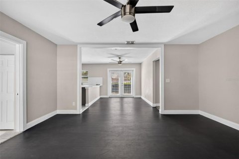 Villa ou maison à vendre à Tampa, Floride: 3 chambres, 122.45 m2 № 2341604 - photo 8
