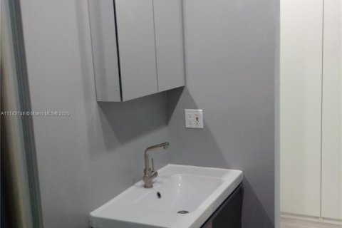 Купить кондоминиум в Майами-Бич, Флорида 1 спальня, 41.81м2, № 2054749 - фото 22