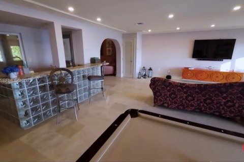 Casa en venta en North Bay Village, Florida, 4 dormitorios, 393.16 m2 № 1986780 - foto 8