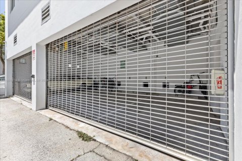 Condominio en venta en Miami Beach, Florida, 1 dormitorio, 79.99 m2 № 1875424 - foto 11