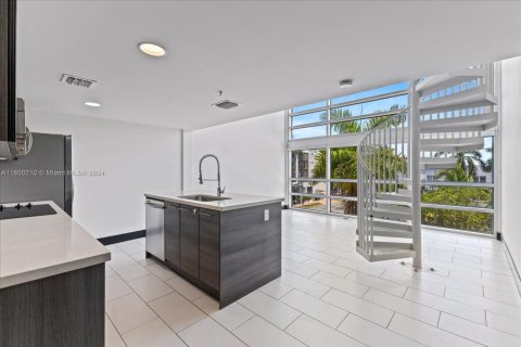 Condominio en venta en Miami Beach, Florida, 1 dormitorio, 79.99 m2 № 1875424 - foto 15