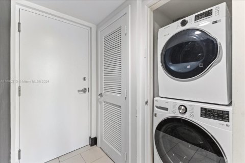 Condominio en venta en Miami Beach, Florida, 1 dormitorio, 79.99 m2 № 1875424 - foto 21