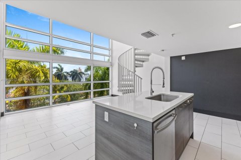 Condominio en venta en Miami Beach, Florida, 1 dormitorio, 79.99 m2 № 1875424 - foto 16