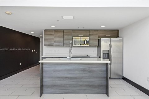 Condominio en venta en Miami Beach, Florida, 1 dormitorio, 79.99 m2 № 1875424 - foto 19