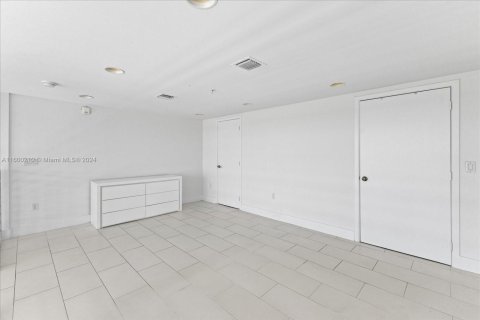 Condominio en venta en Miami Beach, Florida, 1 dormitorio, 79.99 m2 № 1875424 - foto 25