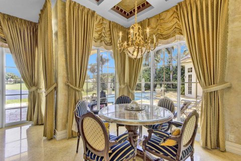 House in Boca Raton, Florida 7 bedrooms, 716.18 sq.m. № 2259791 - photo 11