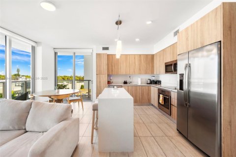 Купить кондоминиум в Майами, Флорида 2 спальни, 79.43м2, № 1938581 - фото 2