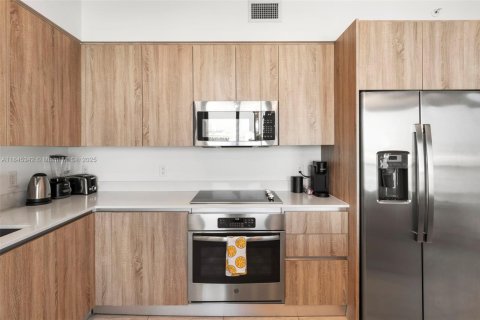 Купить кондоминиум в Майами, Флорида 2 спальни, 79.43м2, № 1938581 - фото 4