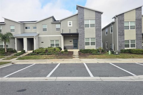 Townhouse in Davenport, Florida 5 bedrooms, 201.32 sq.m. № 1620980 - photo 1