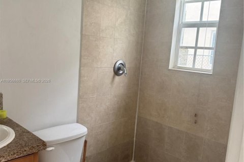 Casa en alquiler en Miami Beach, Florida, 650.22 m2 № 2010579 - foto 8