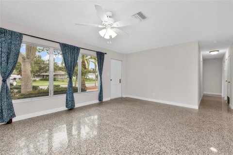 Villa ou maison à vendre à Bradenton, Floride: 3 chambres, 120.03 m2 № 2407146 - photo 17