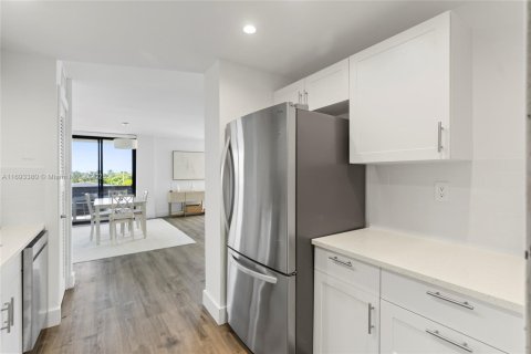 Condo in Bay Harbor Islands, Florida, 1 bedroom  № 1441782 - photo 9
