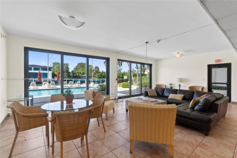 Condo in Bay Harbor Islands, Florida, 1 bedroom  № 1441782 - photo 27