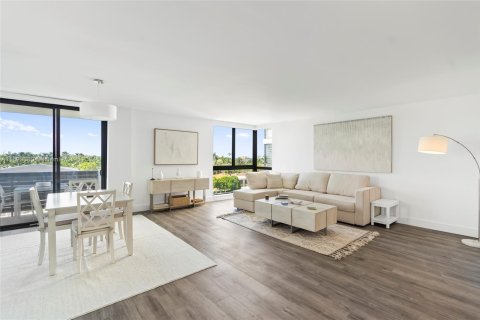 Condo in Bay Harbor Islands, Florida, 1 bedroom  № 1441782 - photo 1
