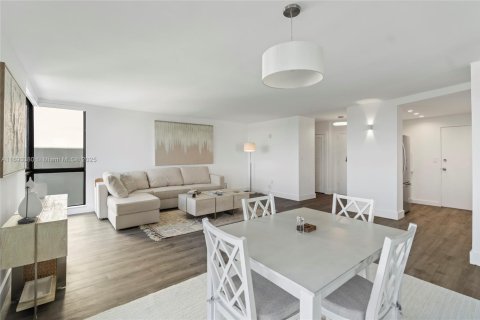 Condo in Bay Harbor Islands, Florida, 1 bedroom  № 1441782 - photo 5