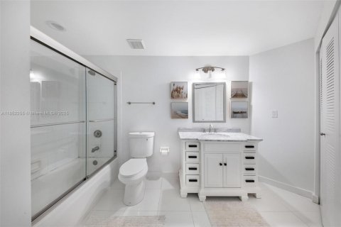 Condo in Juno Beach, Florida, 3 bedrooms  № 1874931 - photo 17